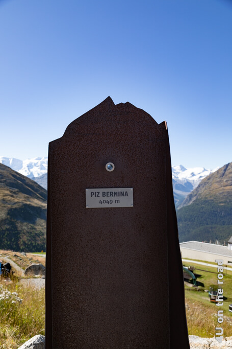 Dieses Guckloch präsentiert dem Betrachter den Piz Bernina. - Wanderung auf dem Muottas Muragl zur Fuorcla Val Champagna