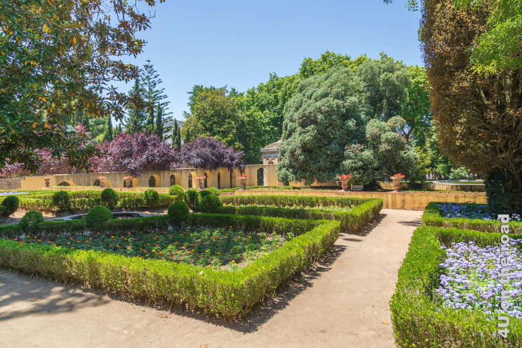 Blick vom formalen Garten zum Aquädukt - Cerco Garten, Mafra