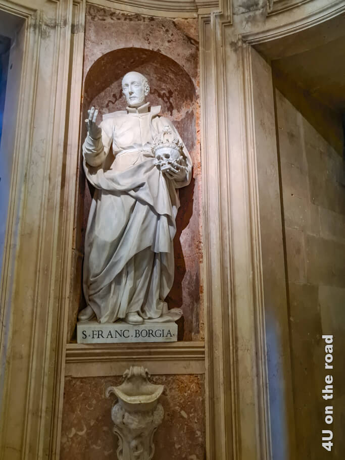 Die Statuen in der Basilika von Mafra sind die wichtigste Sammlung italienischer Barockskulpturen ausserhalb Italiens.