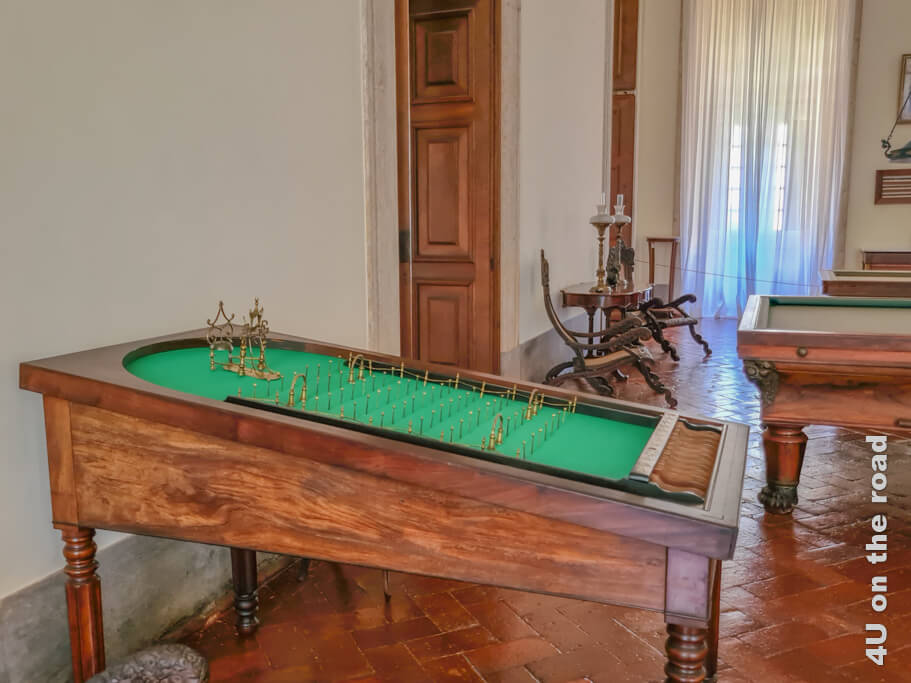 Spieltisch im Spielzimmer des Nationalpalastes von Mafra