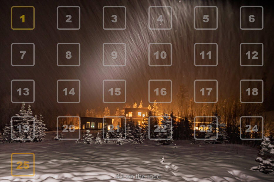 Der Adventskalender 2022 zeigt eine hellerleuchtete Ranch in verschneiter Landschaft. Das erste Türchen leuchtet als Feature Bild für den 1. Dezember
