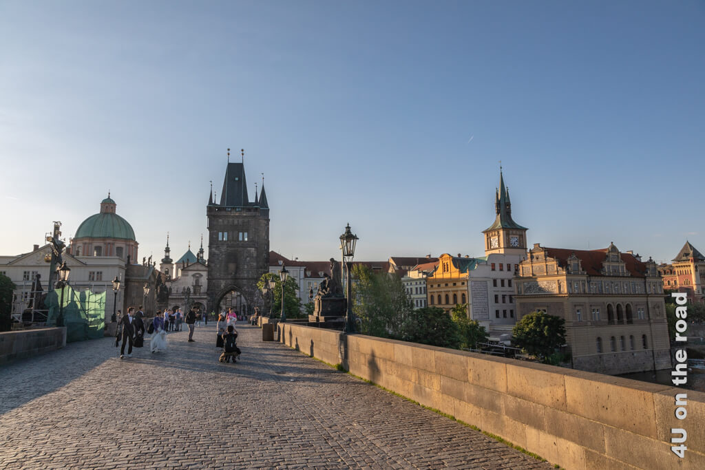 Die Karlsbrücke im Licht des frühen Morgens - Wochenende, Städtetrip Prag