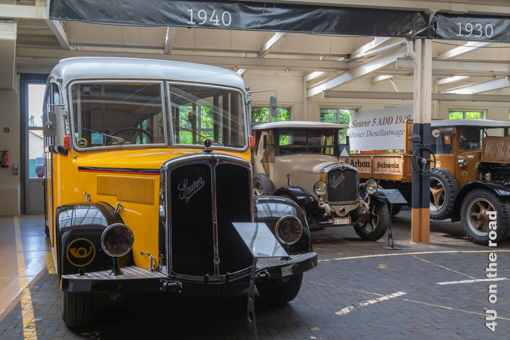 Die aus den 40er Jahren stammenden Busse und Autos von Saurer strahlen eine eigene Eleganz aus. Oldtimer Museum am See, Arbon